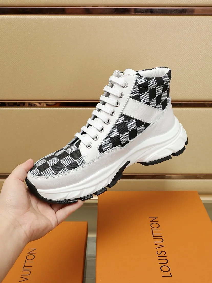 Factory P460 men's shoes 💰"LOUI* VUITTO*" popular men's casual shoes 💯Purchase-level quality, the upper is made of original materials with cowhide, the real thing is super shiny⚡️ Fashionable and versatile, the toe last shape is firm and full, the soles are LV original molds and can be put in and out at will. Light and comfortable on the foot ~ purely handmade, details determine the quality! Color: Two colors available. Size:38-44 (45 customized)